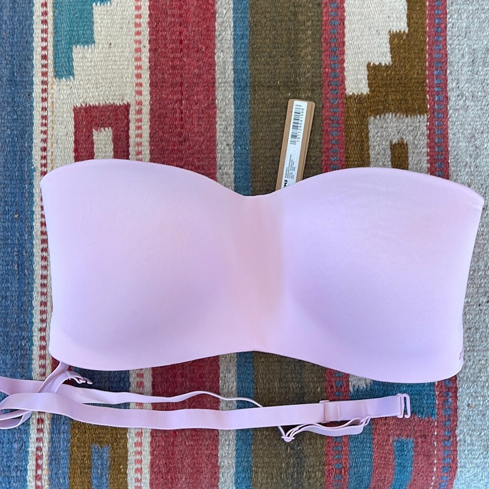 Skims wireless strapless bra new pink